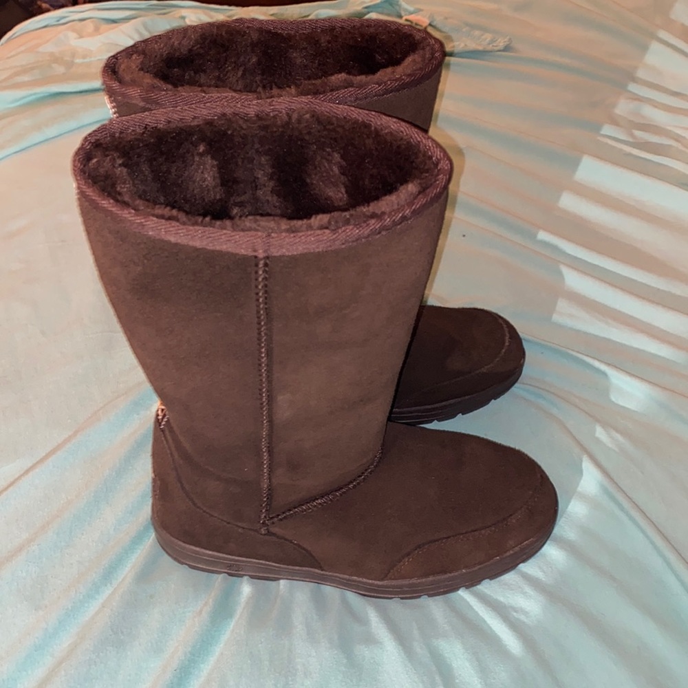 Women’s size 8 UGGS excellent condition